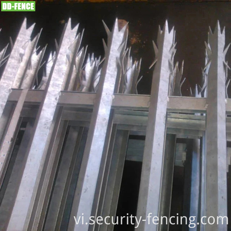 L Loại nóng Dippanized Security Garden Steel Picket Panel Panel kim loại Palisade Hàng rào giá hàng rào